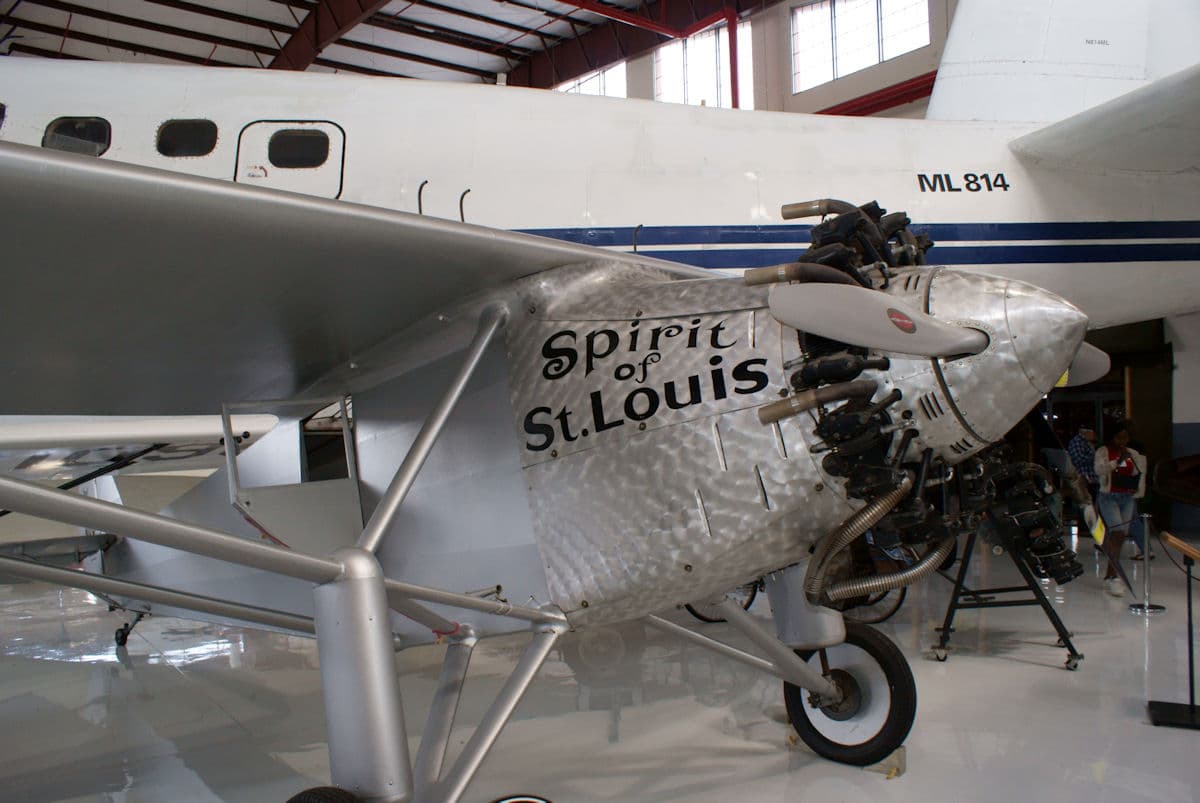 - Single-engine aircraft