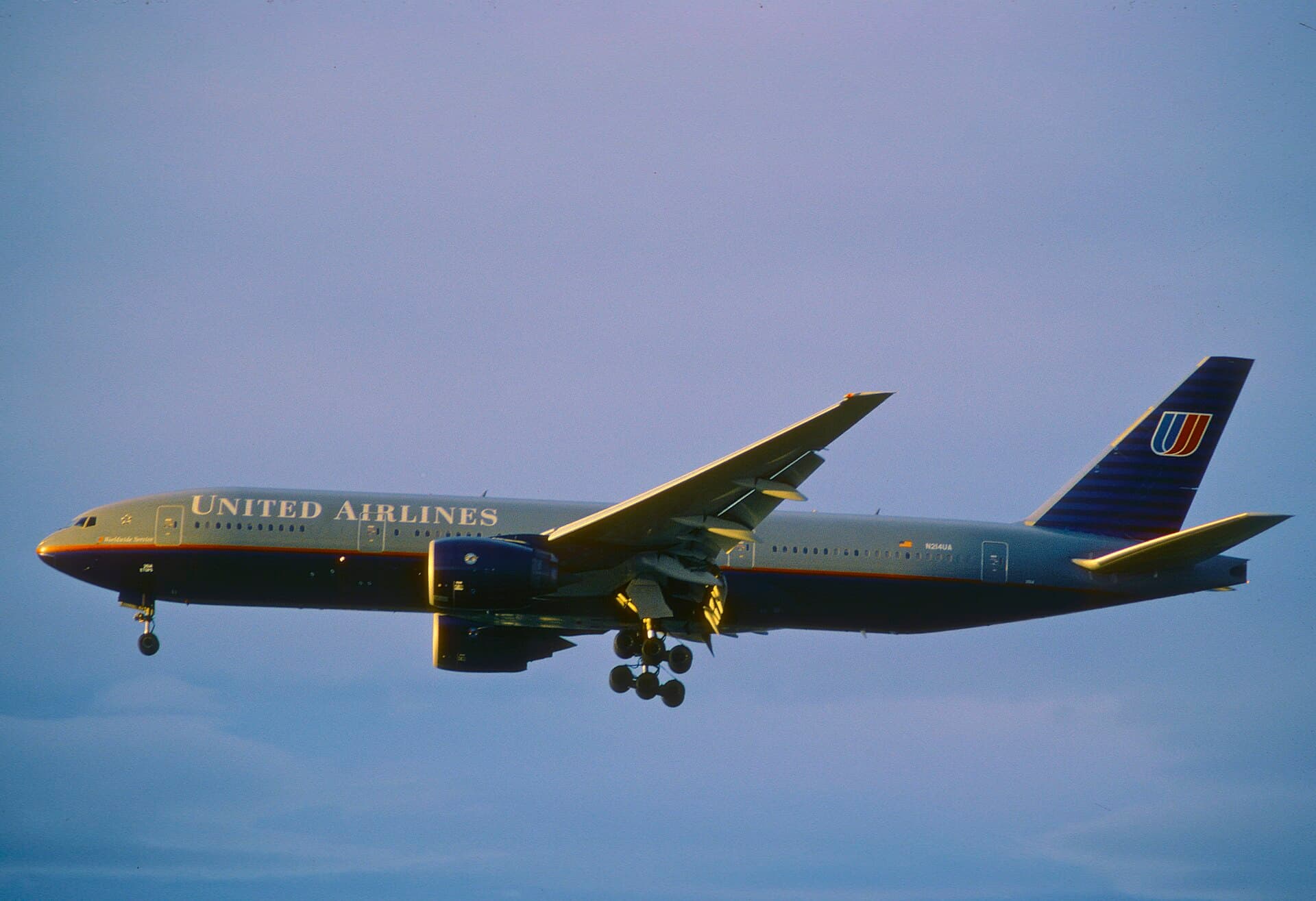N214UA - Boeing