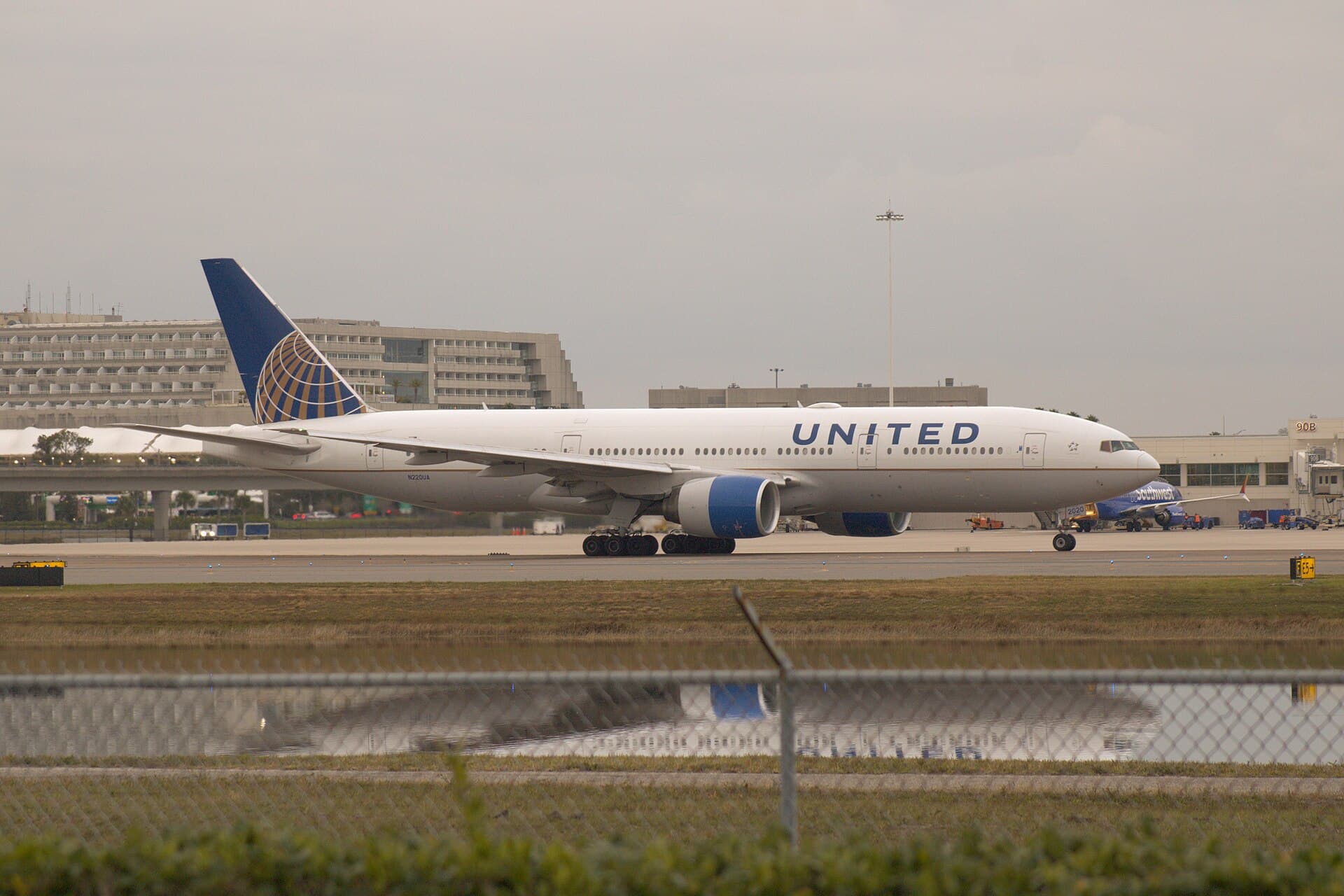 N220UA - Boeing