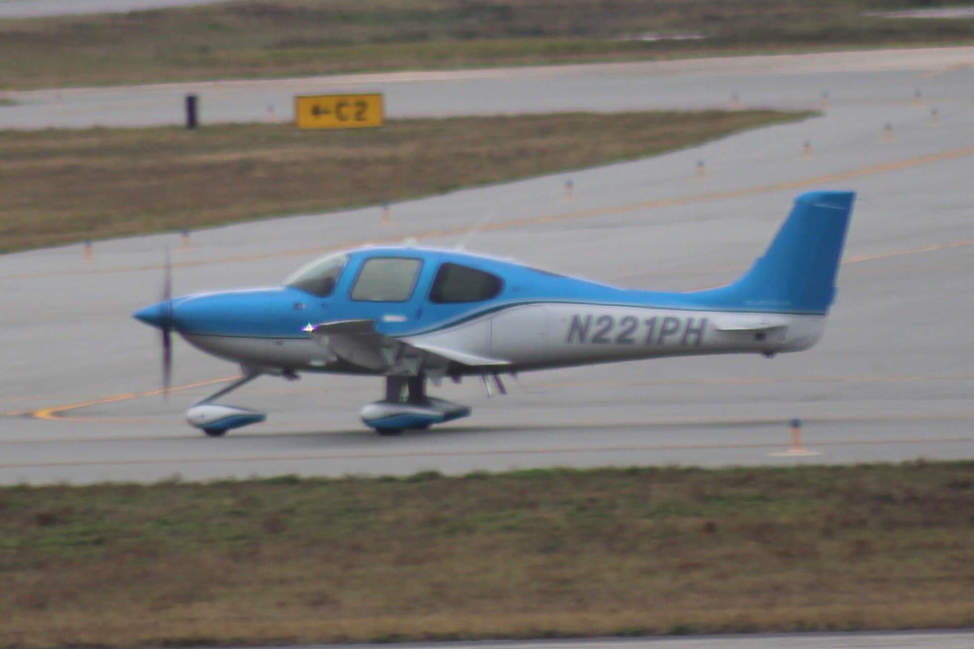 N221PH - Cirrus