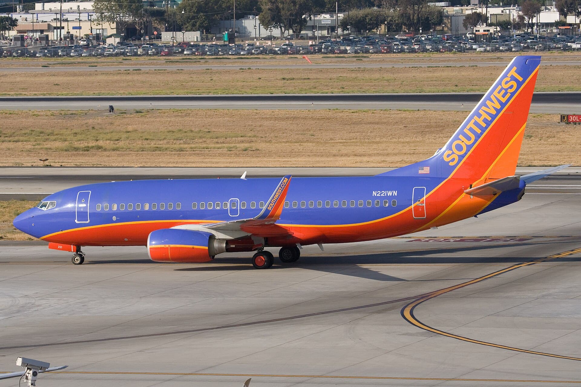 N221WN - Twin-engine aircraft