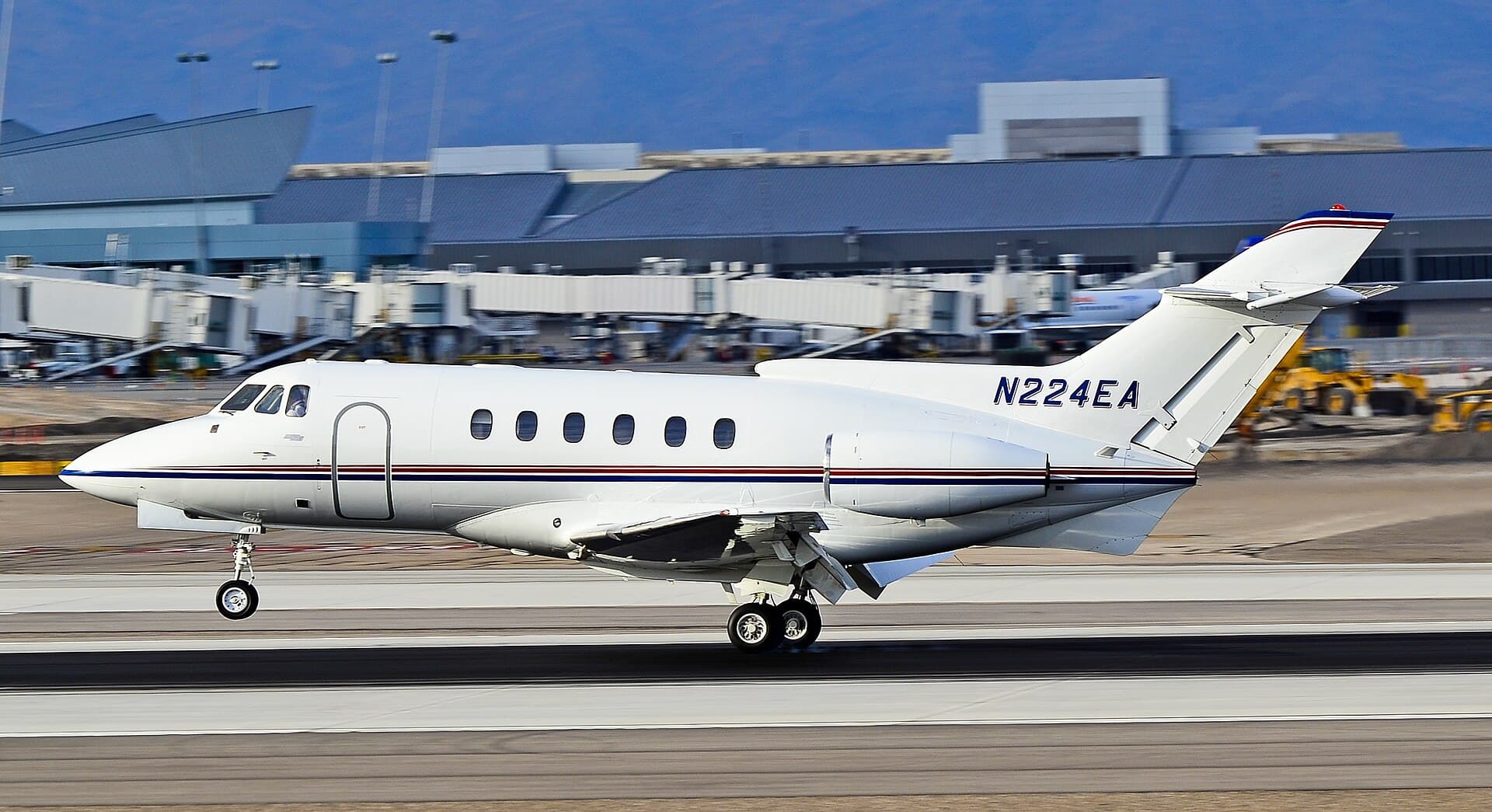N224EA - Business jet