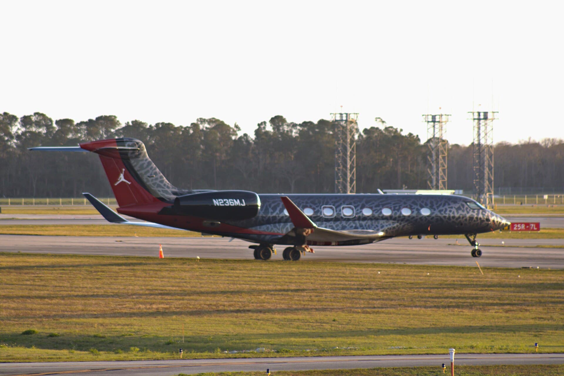N236MJ - Gulfstream