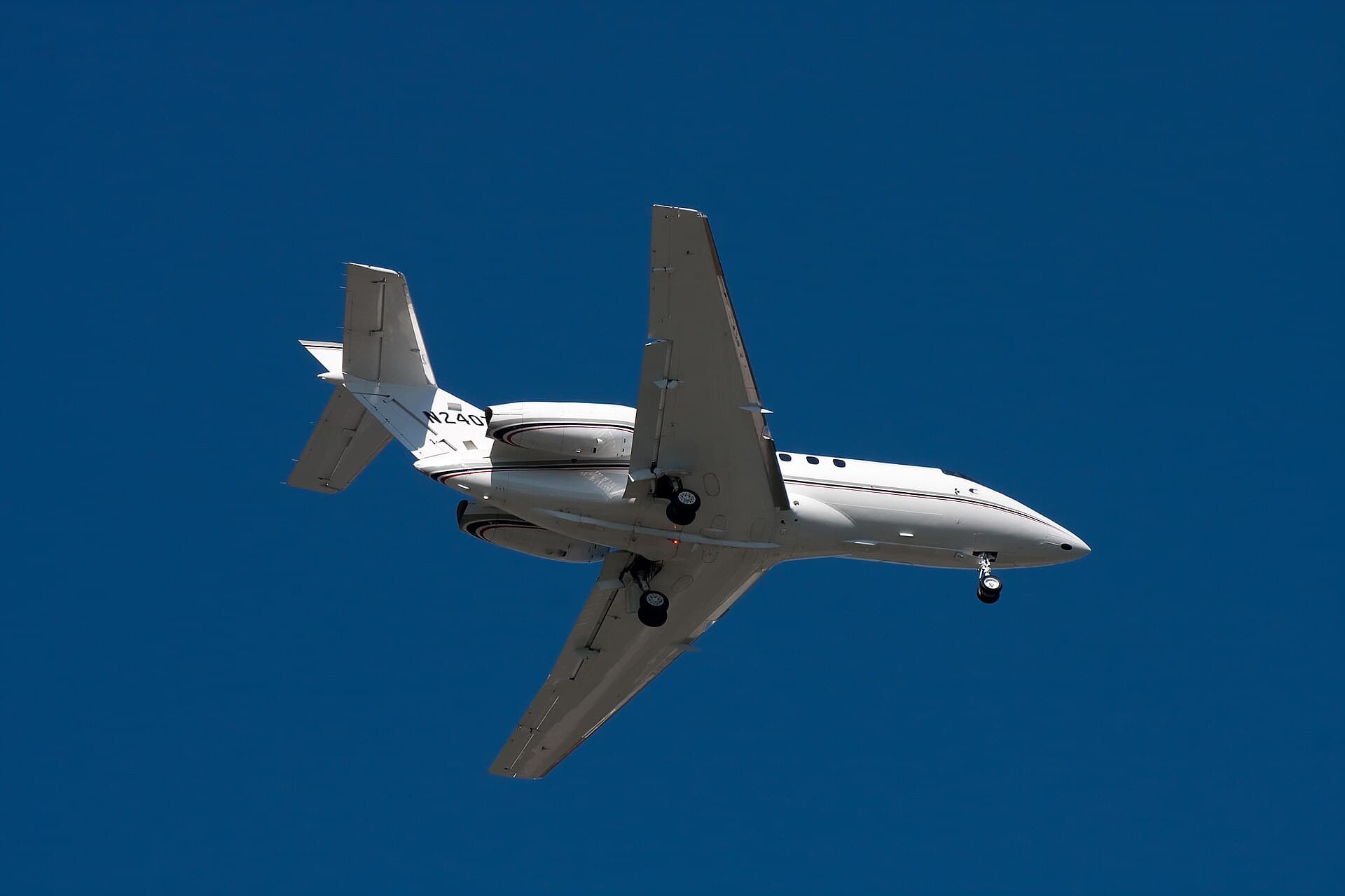 N240Z - Business jet