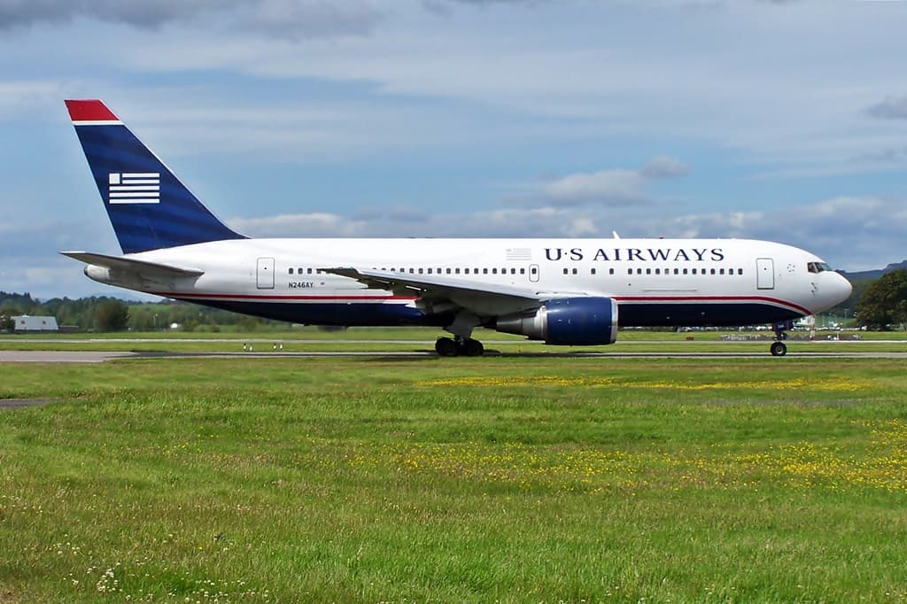 N246AY - Twin-engine aircraft