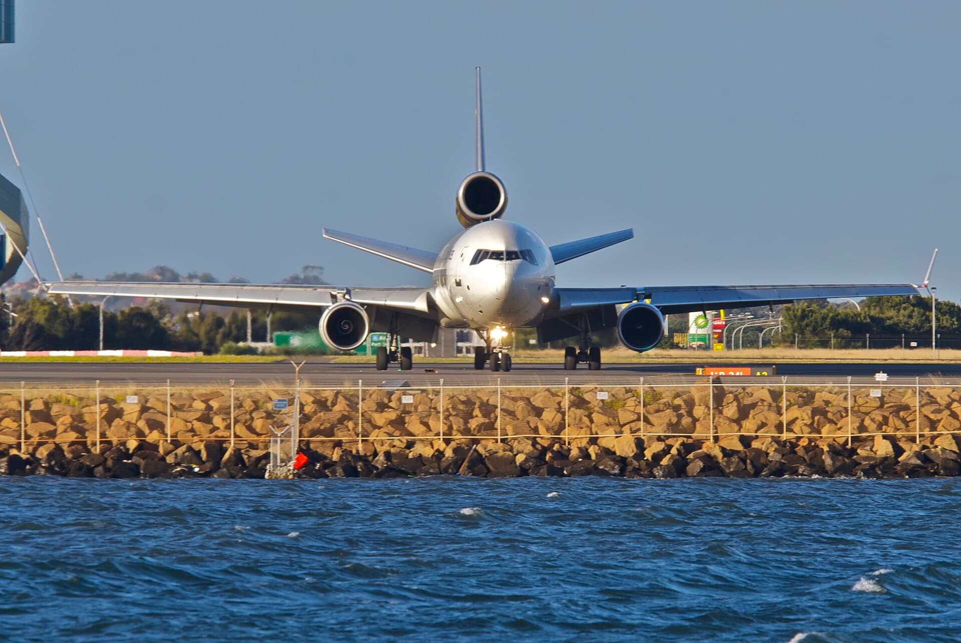 N271UP - Douglas