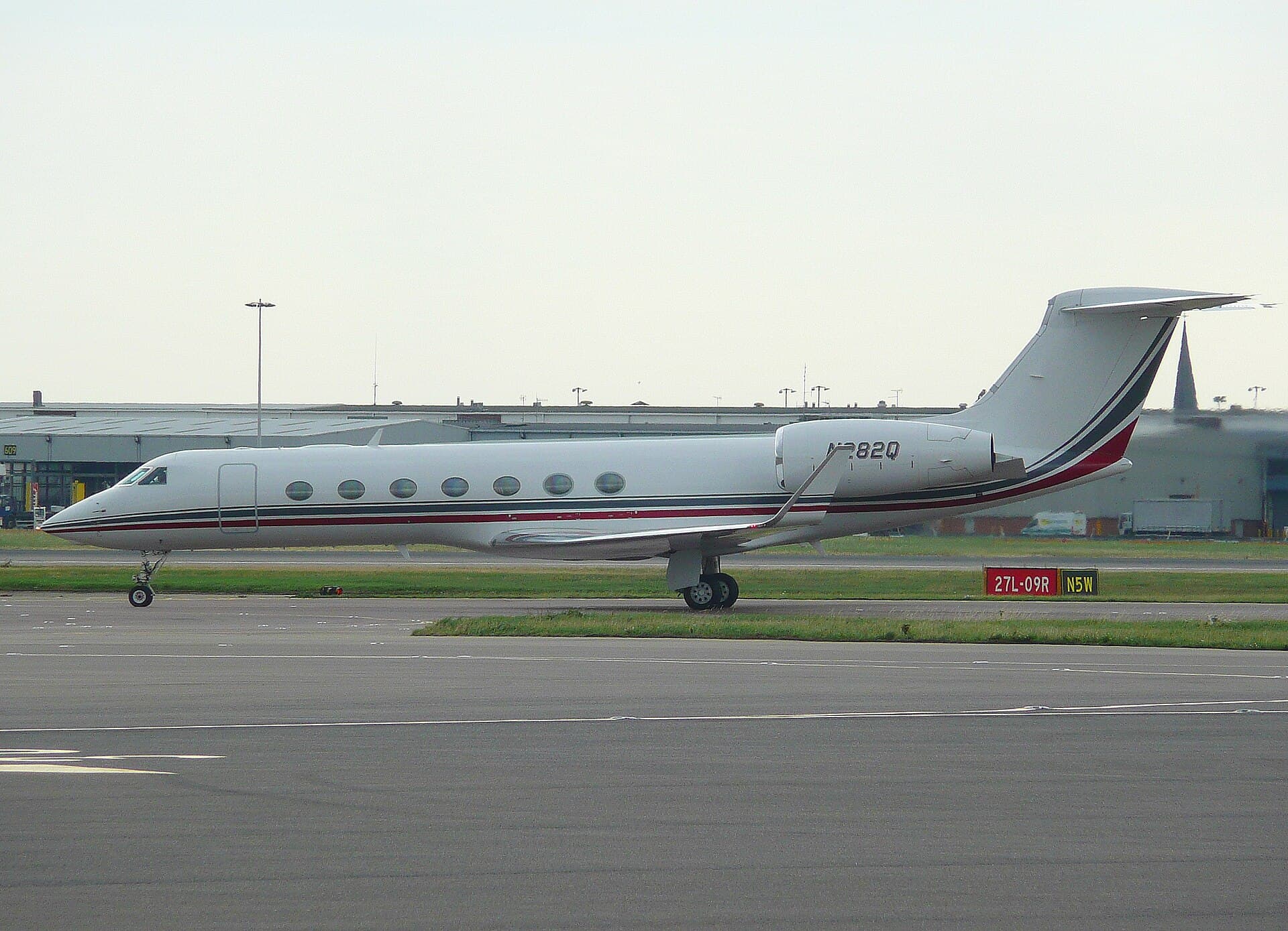 N282Q - Business jet