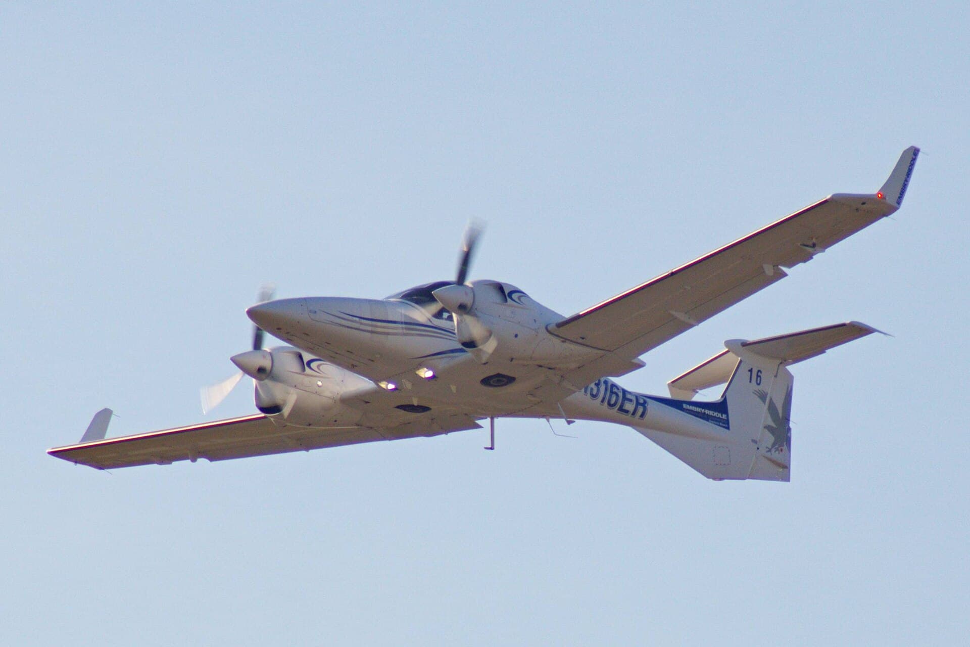 N316ER - Diamond