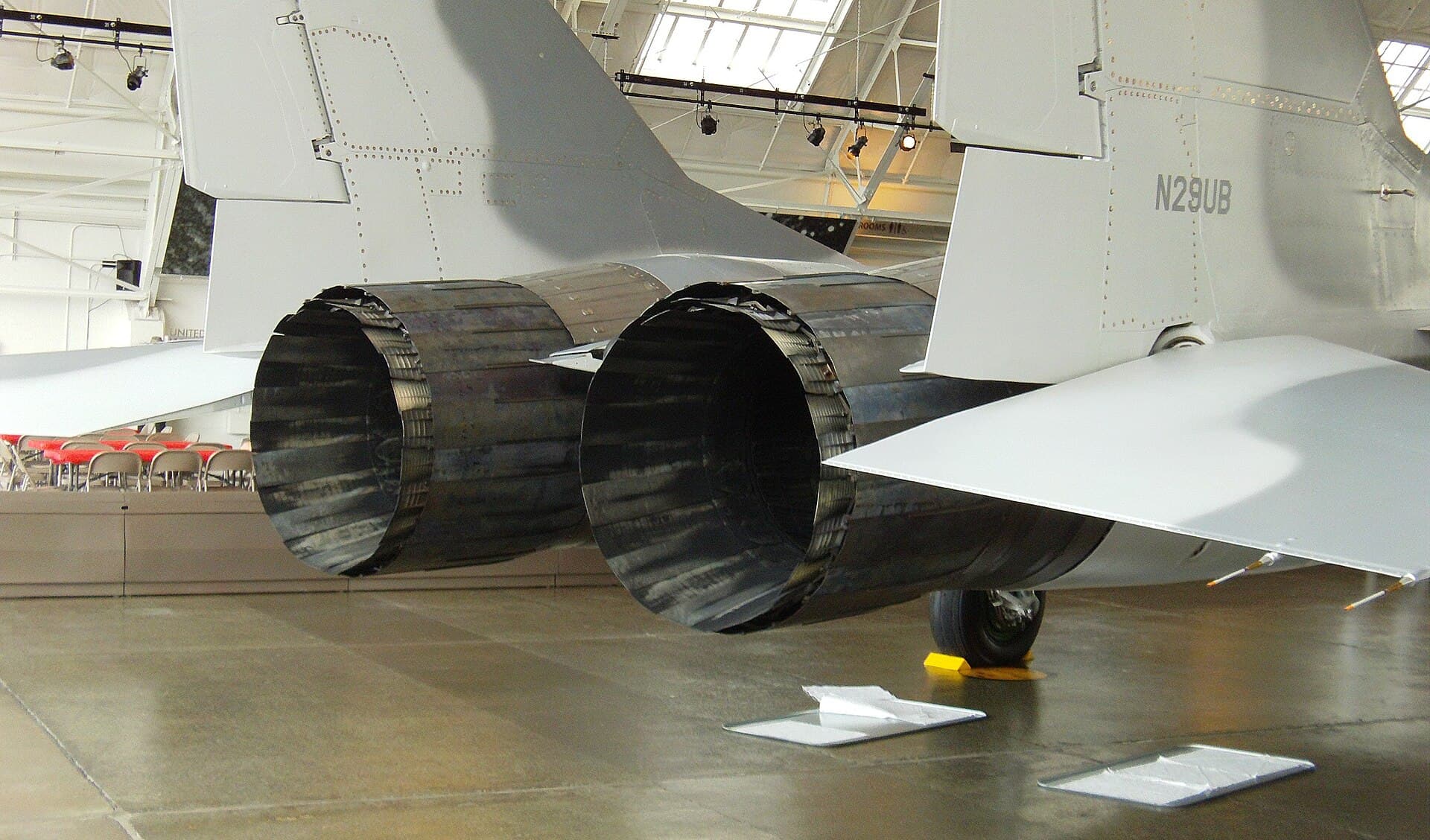 N29UB - Twin-engine aircraft