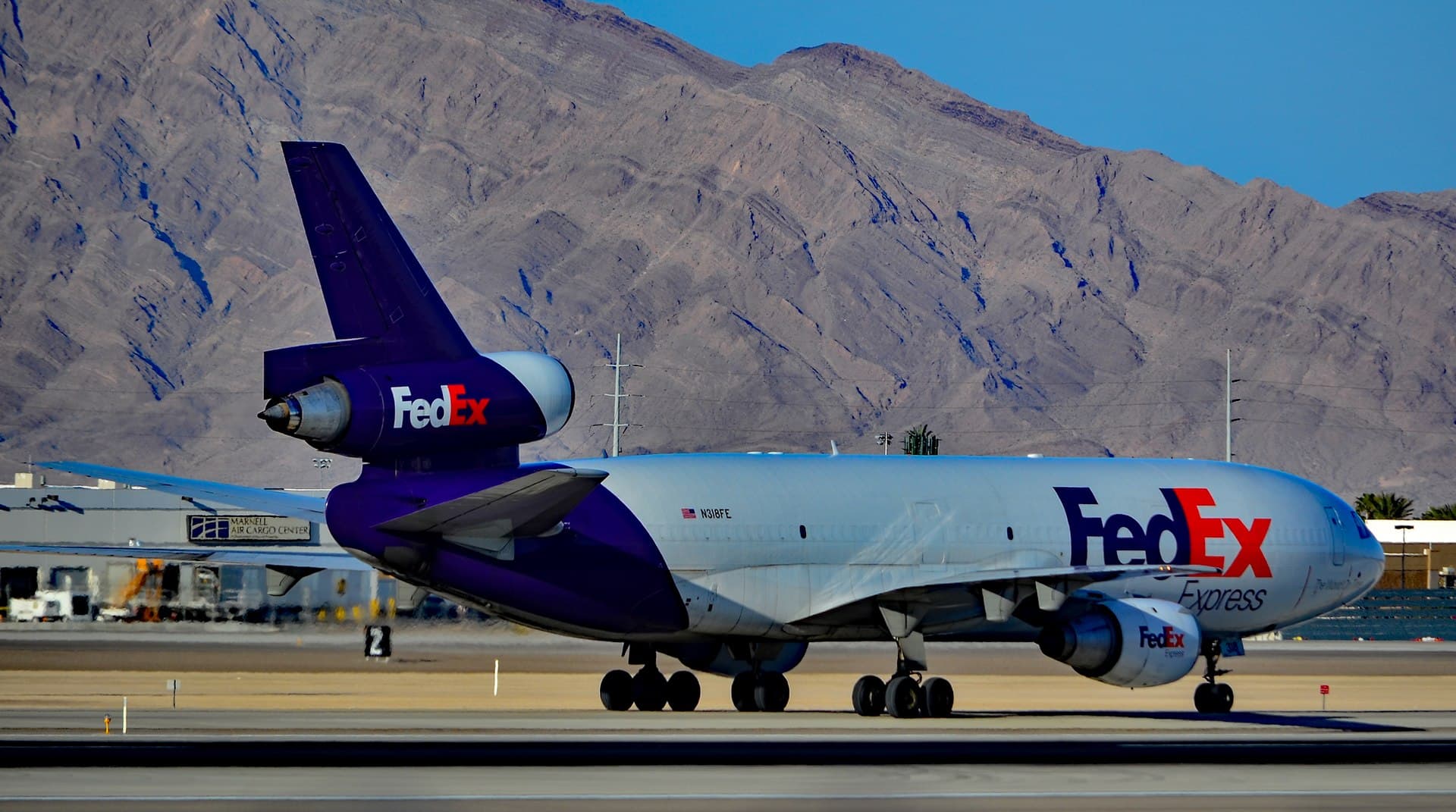 N318FE - Douglas