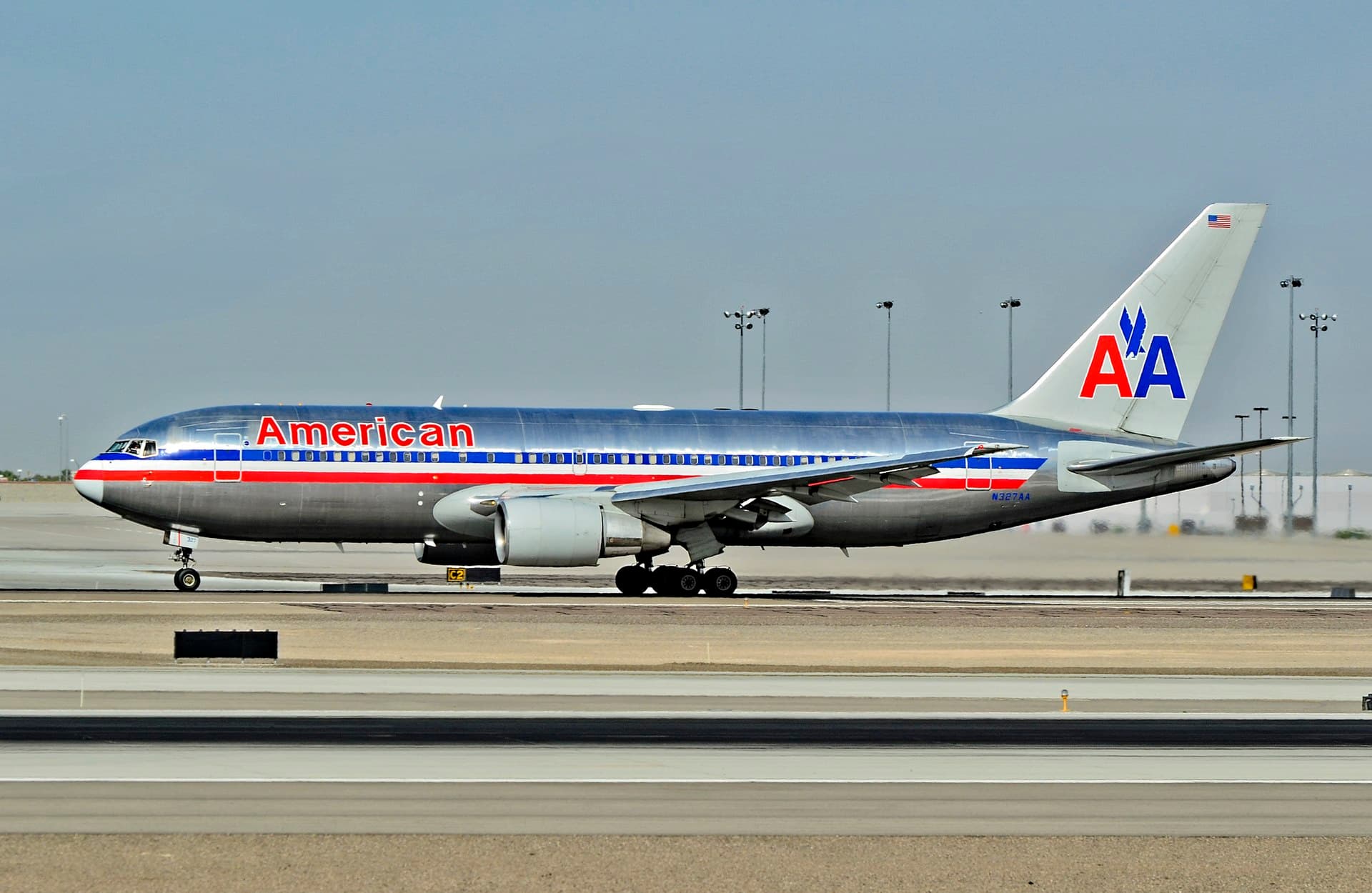 N327AA - Boeing