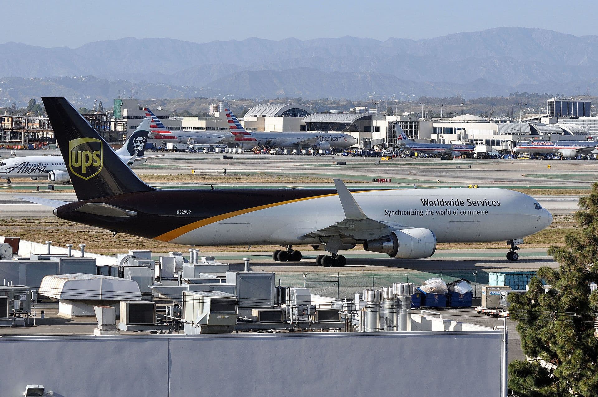 N329UP — Boeing