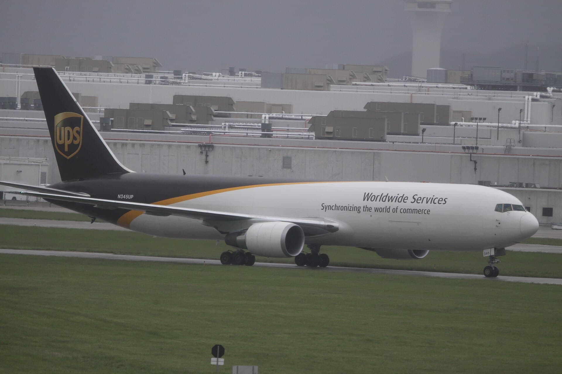 N345UP - Boeing