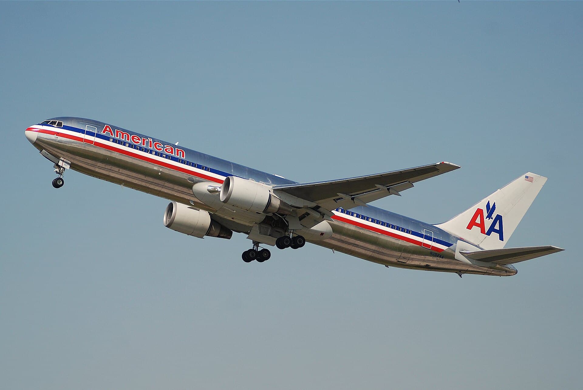 N352AA - Boeing