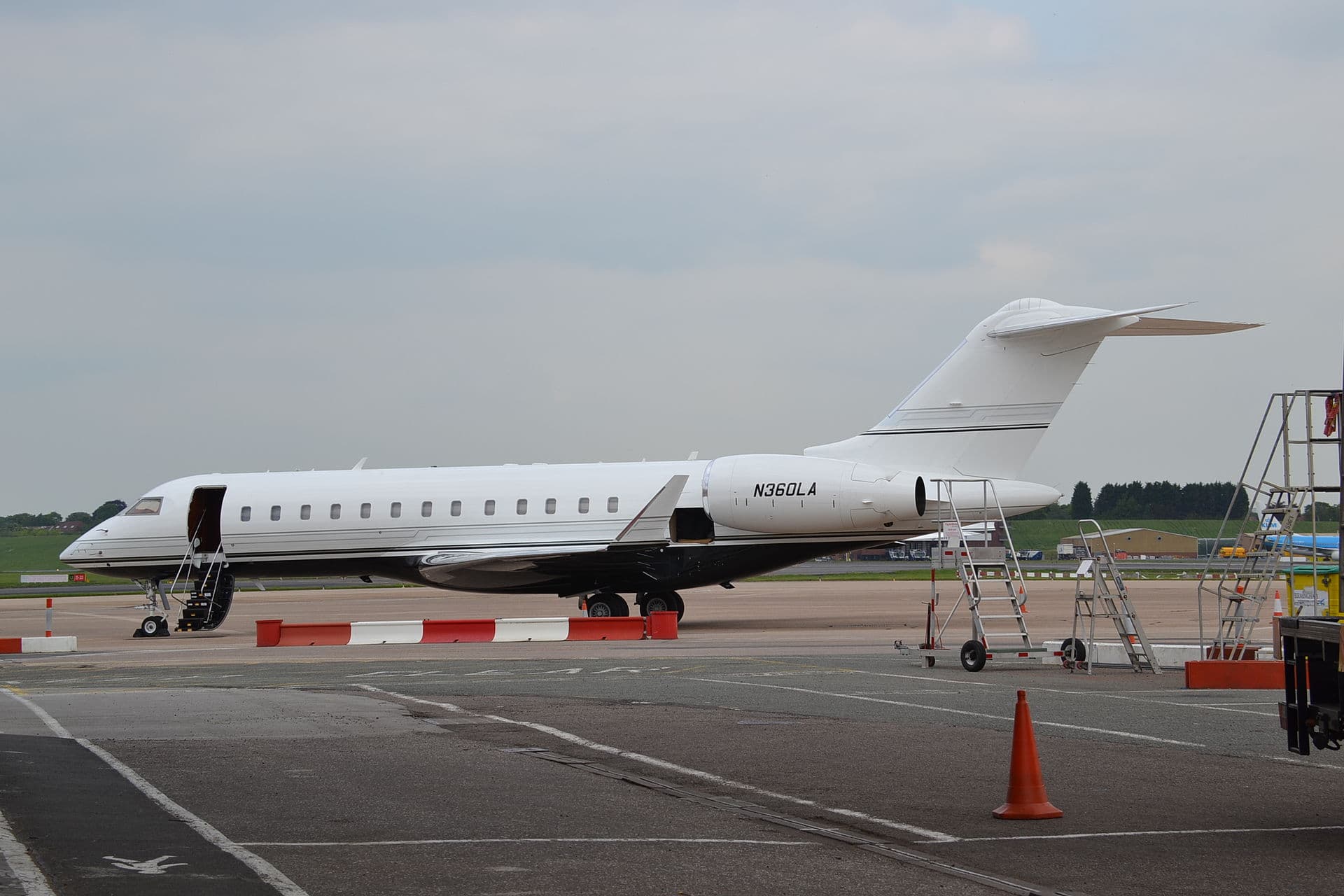 N360LA - Business jet