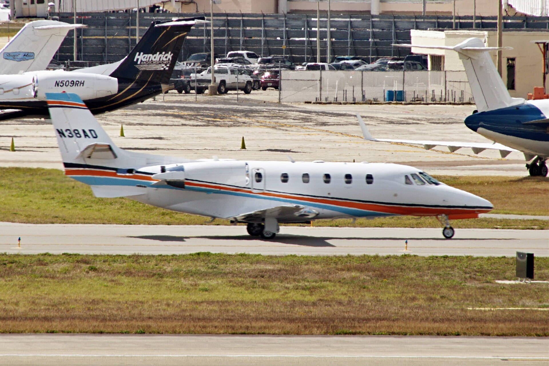 N38AD - Business jet