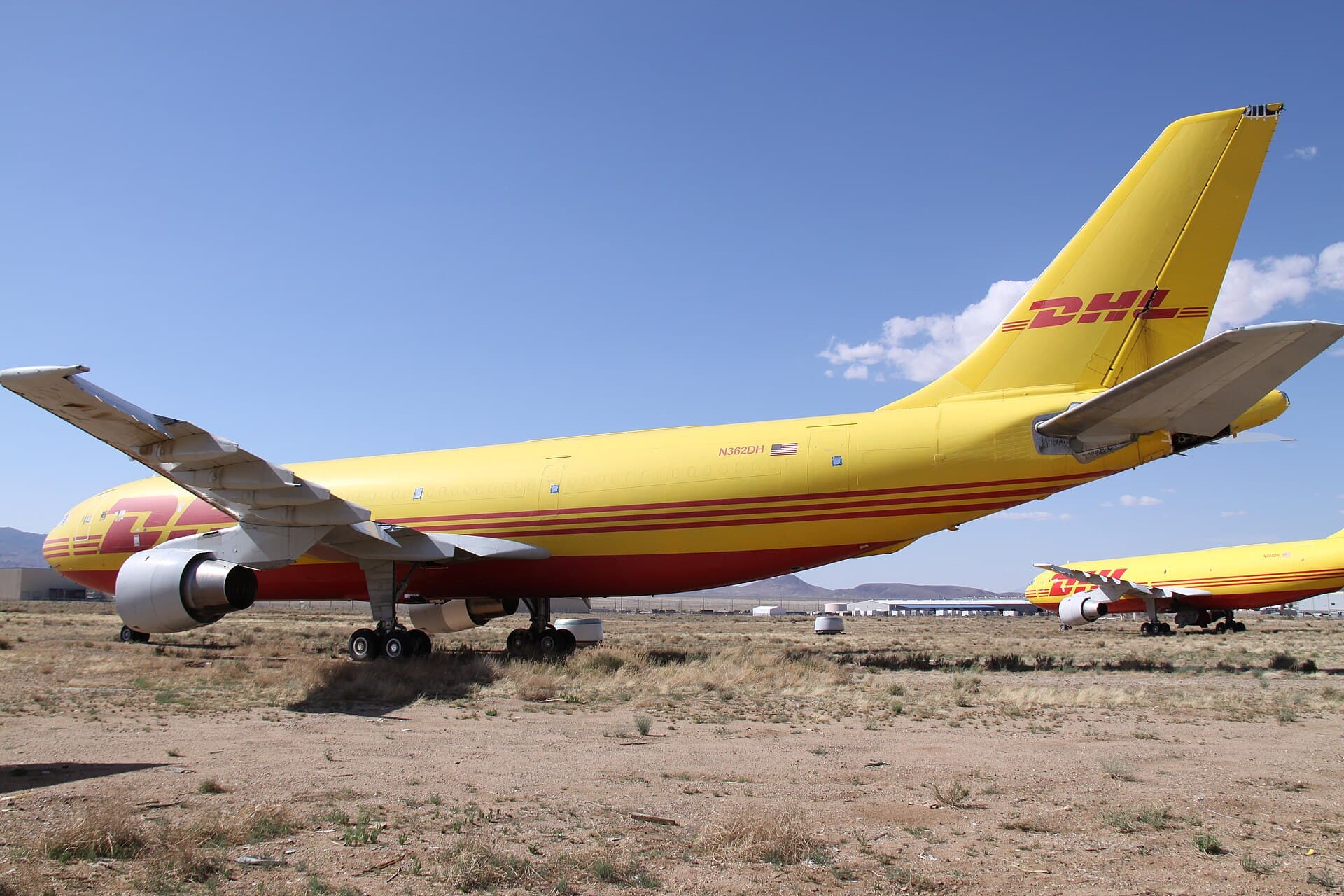 N362DH - Twin-engine aircraft