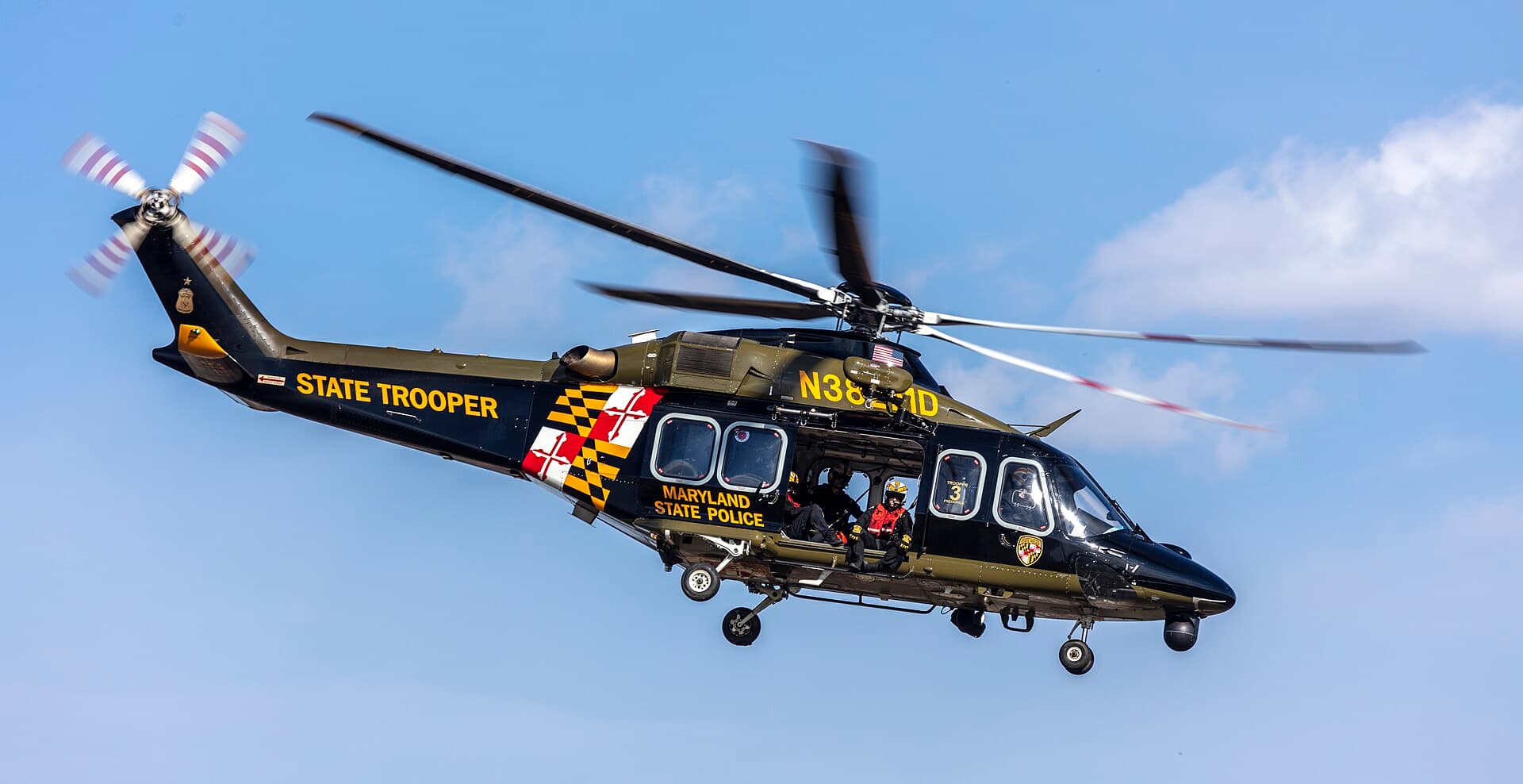 N382MD - Helicopter
