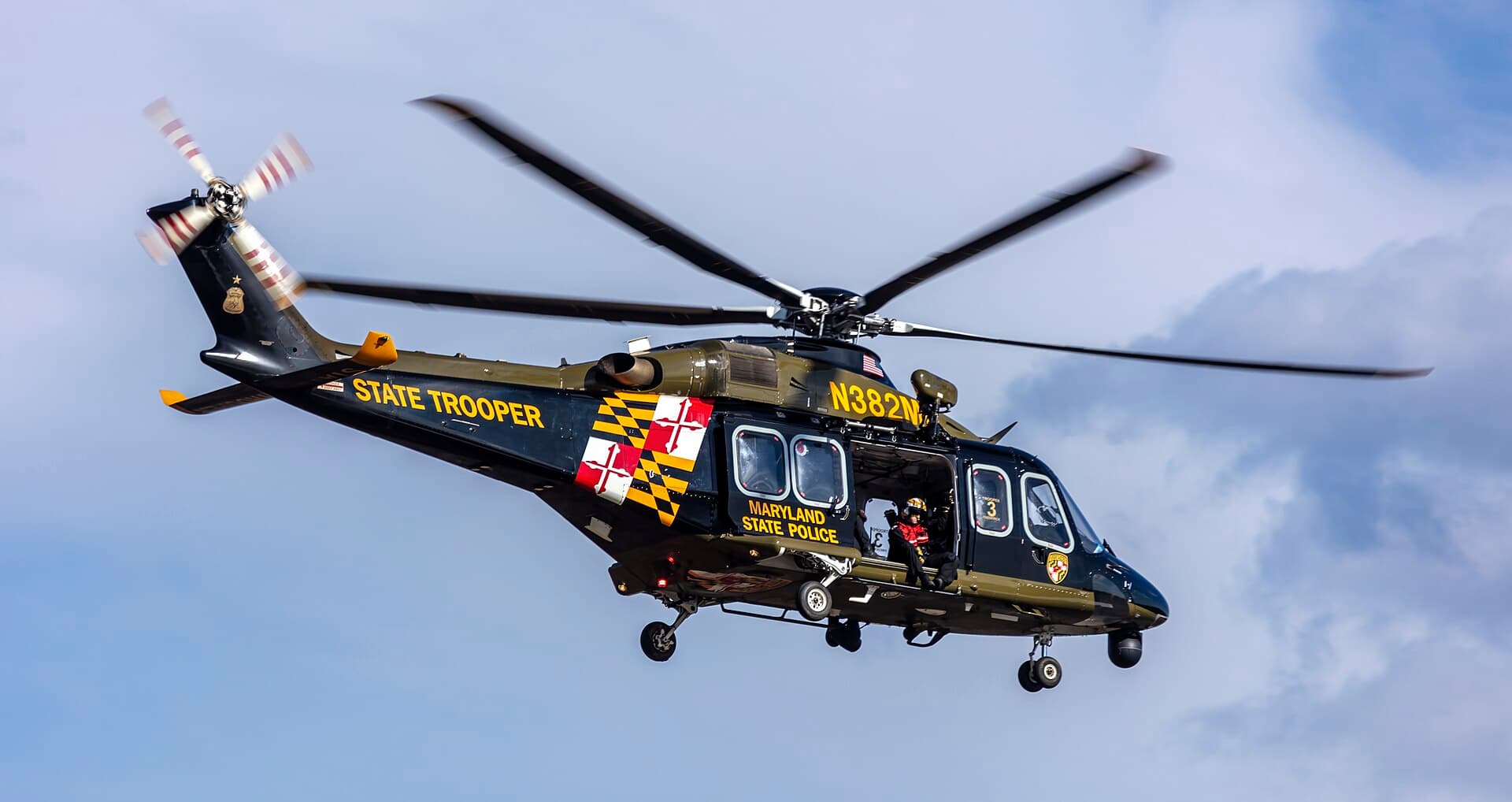 N382MD - Helicopter