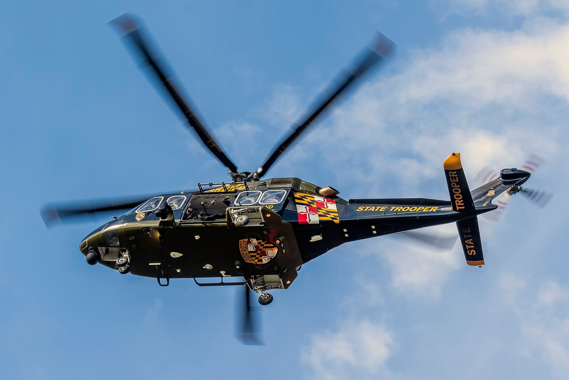 N382MD - Helicopter