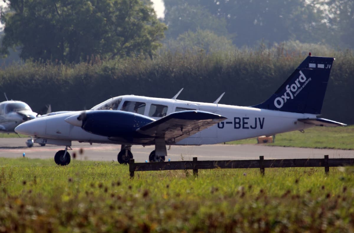 G-BEJV - Twin-engine aircraft