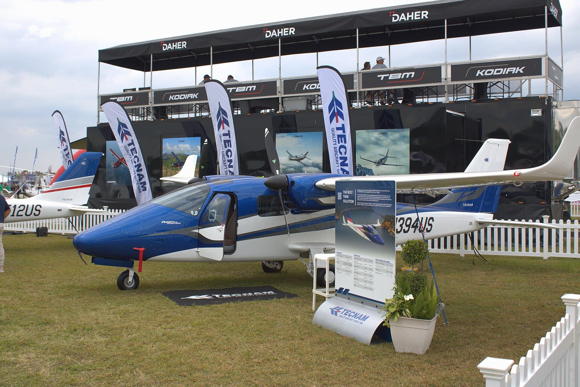 N394US - Twin-engine aircraft