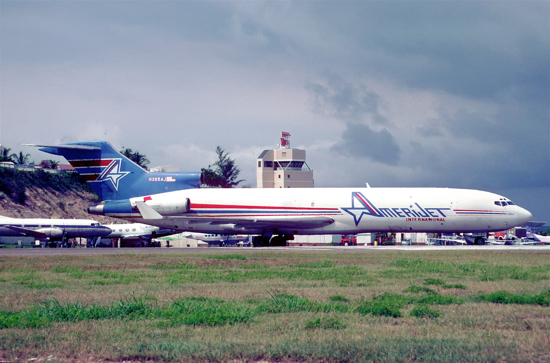 N395AJ - Boeing