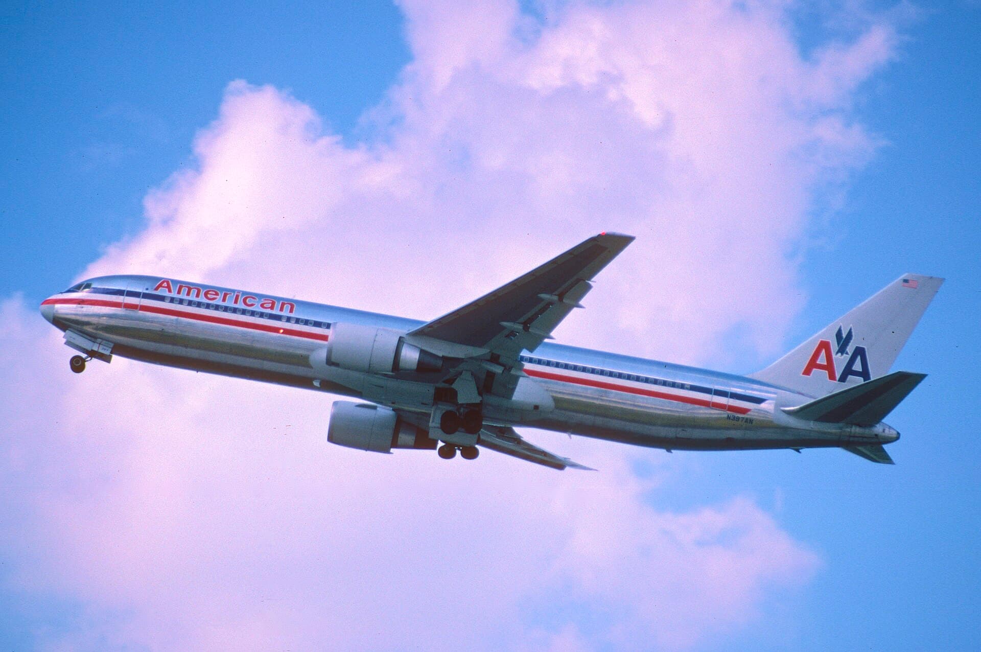 N397AN - Twin-engine aircraft