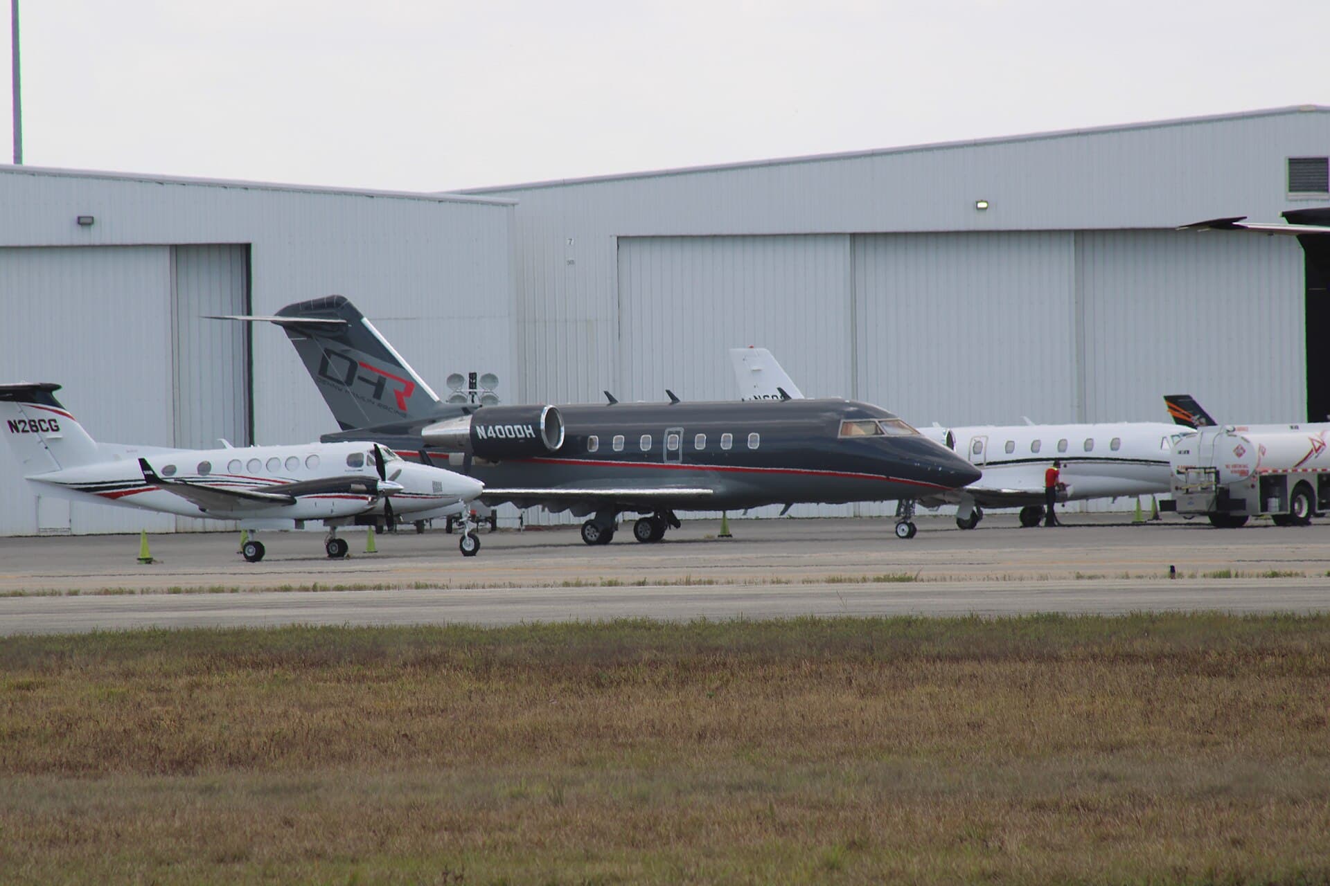 N400DH - Business jet