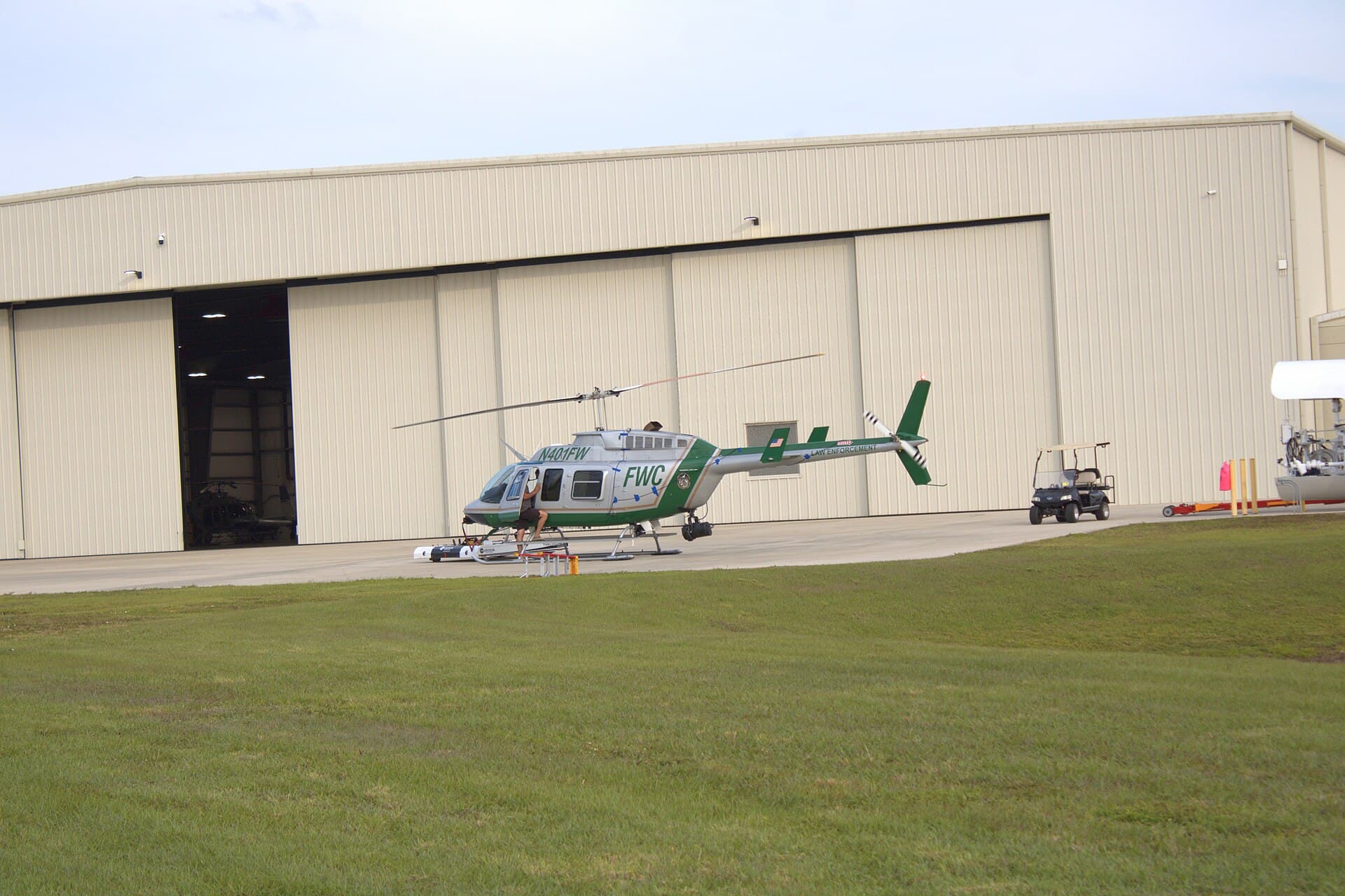N401FW - Helicopter