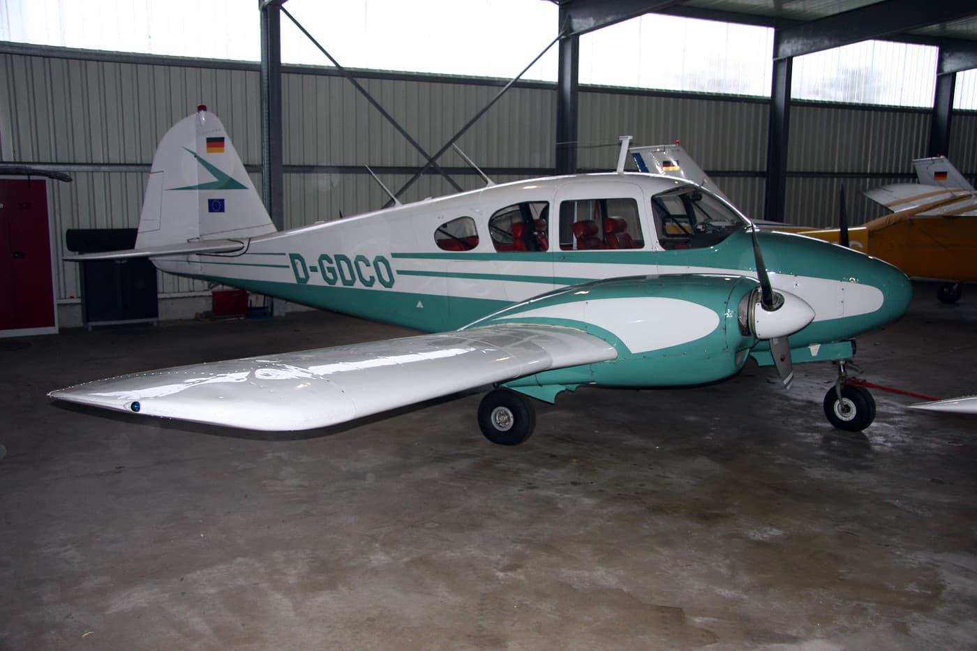 D-GDCO - Twin-engine aircraft