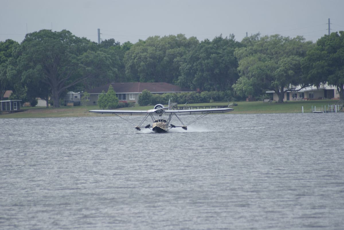 - Single-engine aircraft