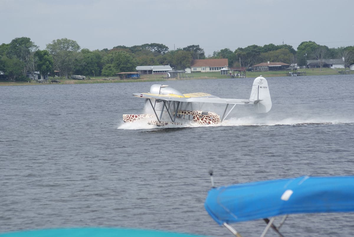 - Single-engine aircraft