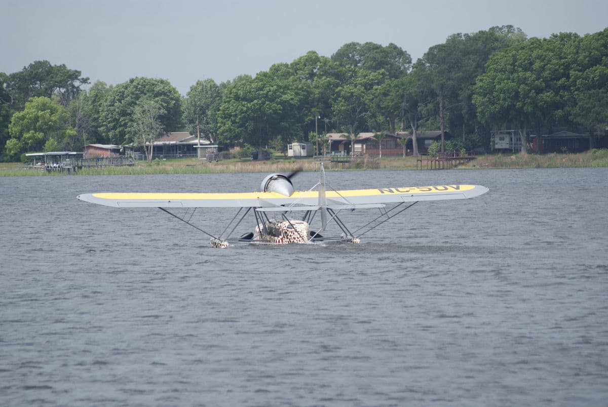 - Single-engine aircraft