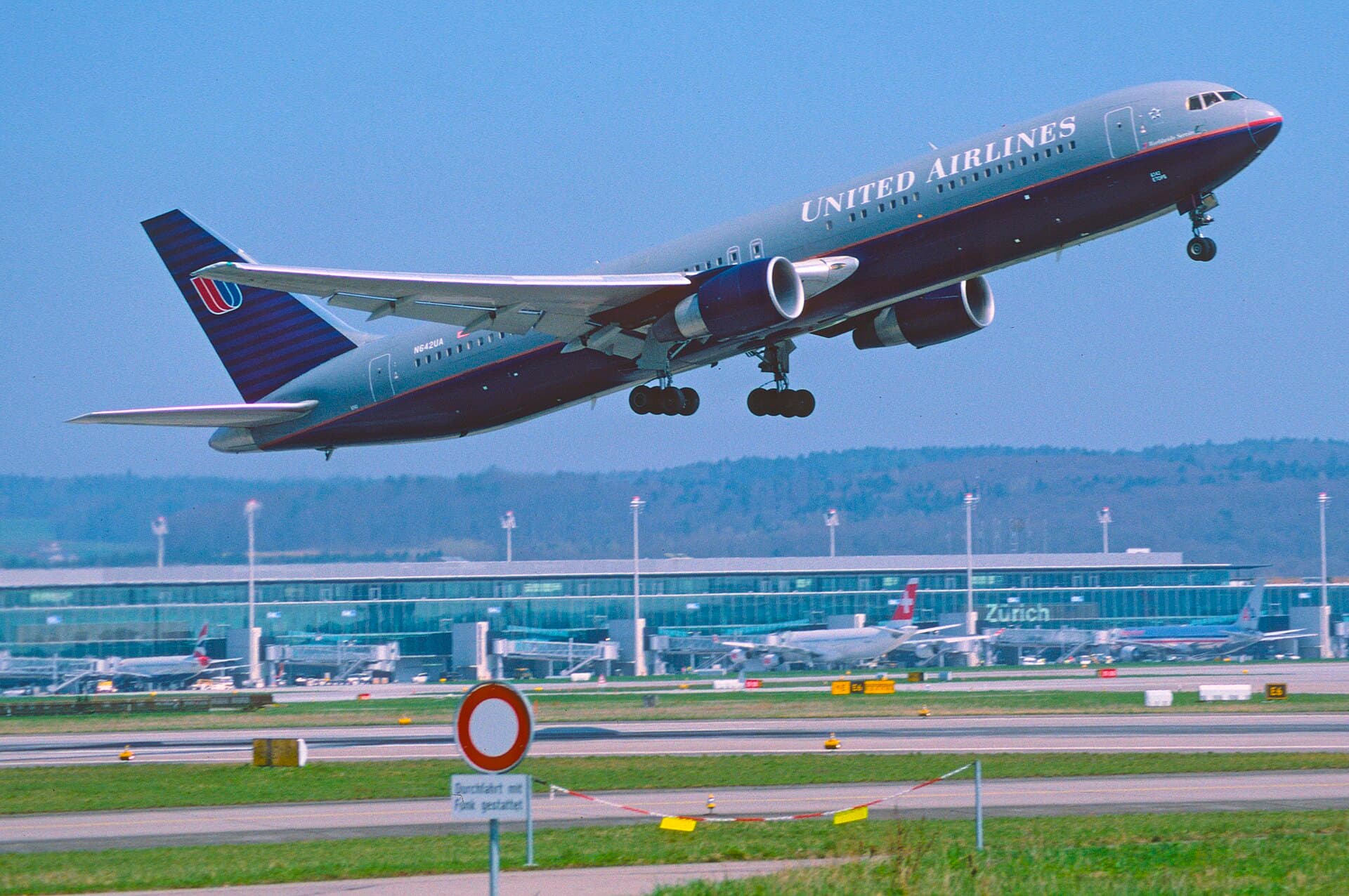 N642UA - Boeing