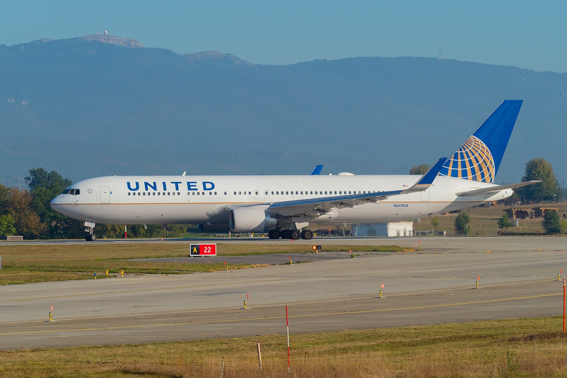 N649UA - Boeing