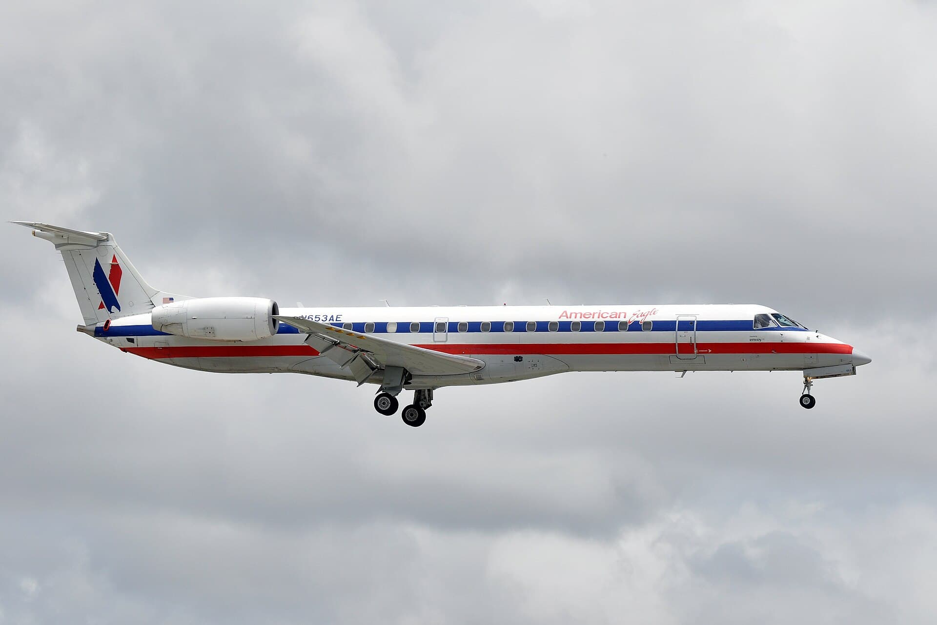 N653AE — Twin-engine aircraft