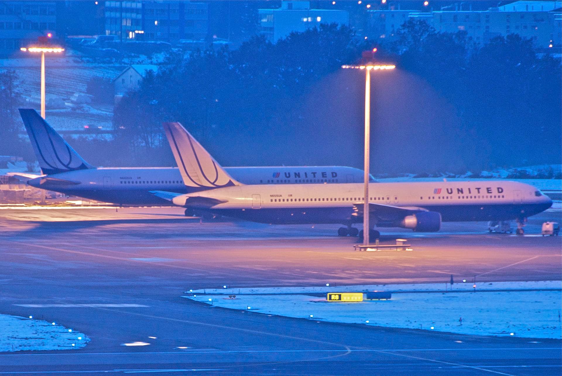 N655UA - Boeing