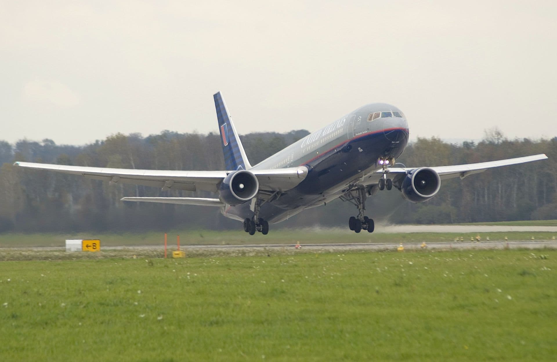 N656UA - Boeing