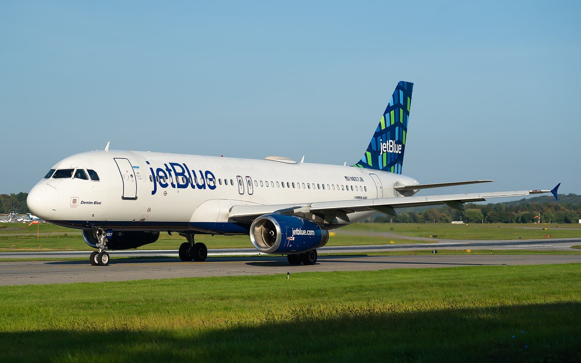 N657JB - Airbus