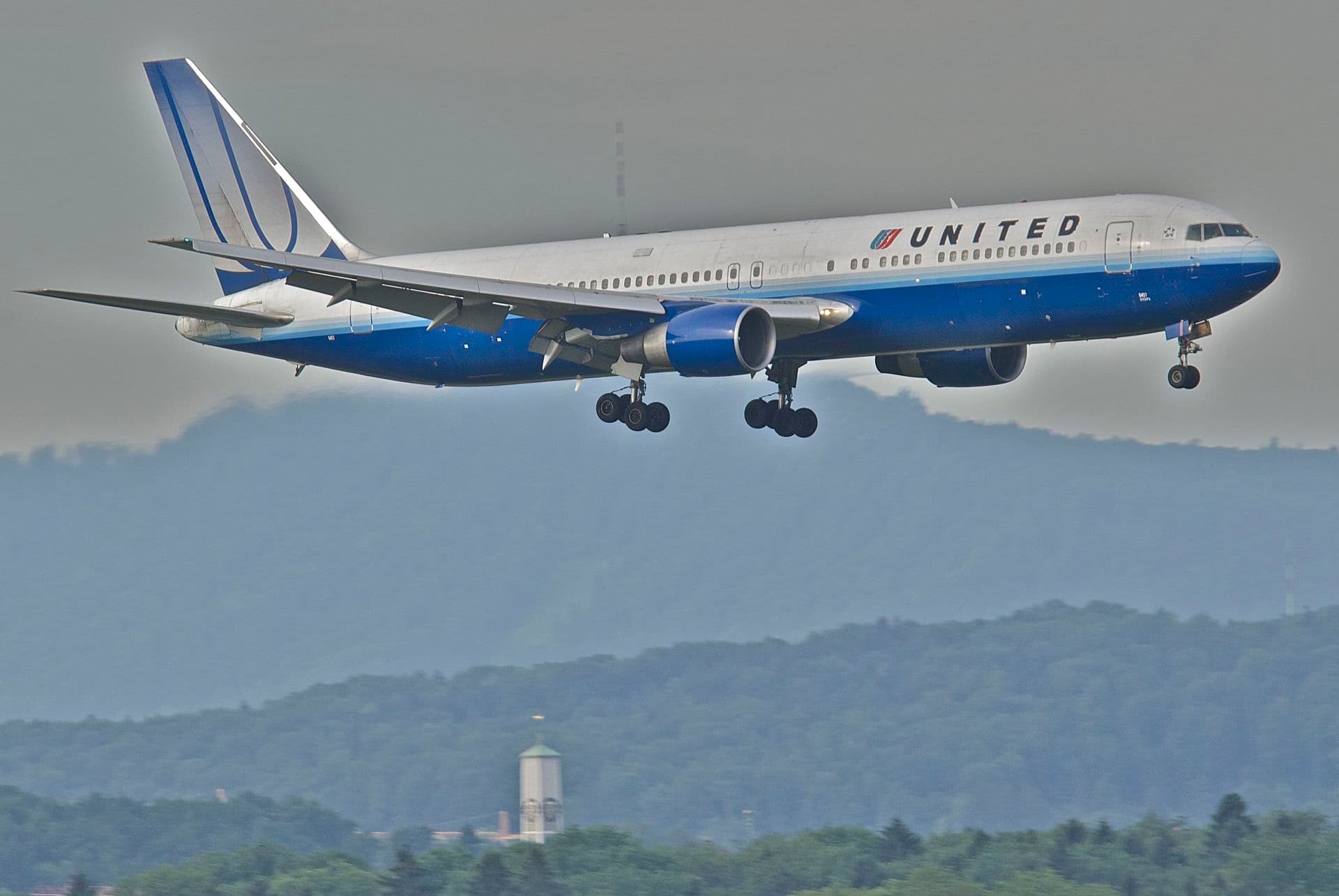 N657UA - Boeing