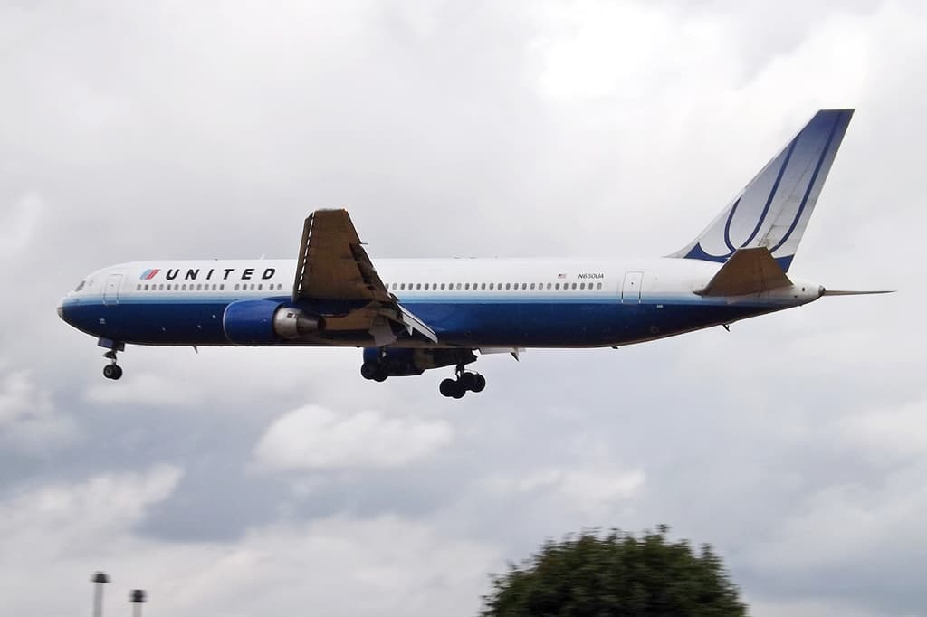 N660UA - Boeing