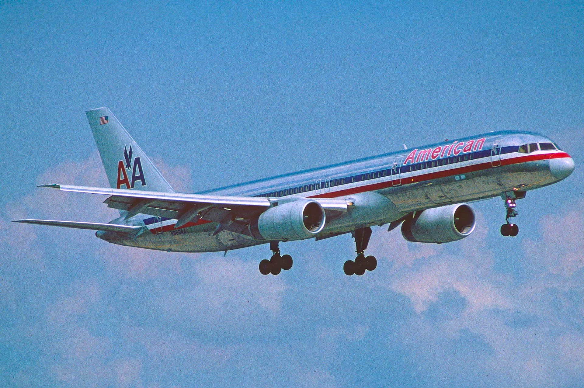 N662AA - Boeing