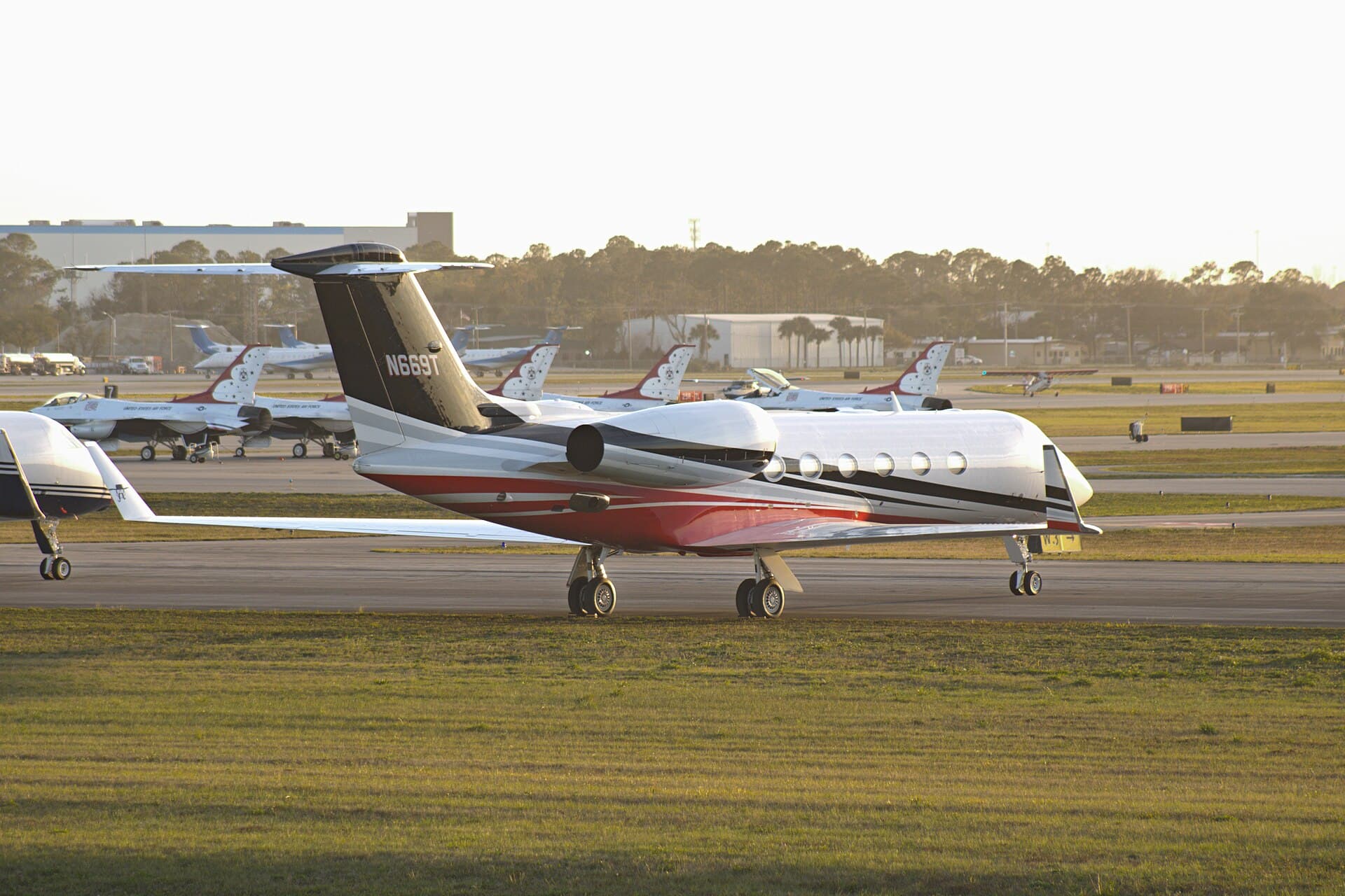 N669T - Gulfstream