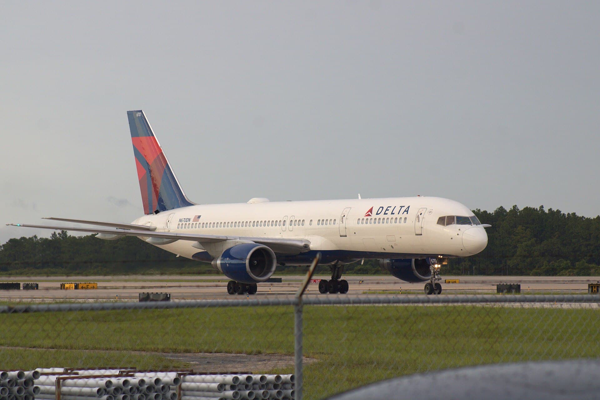 N670DN - Twin-engine aircraft