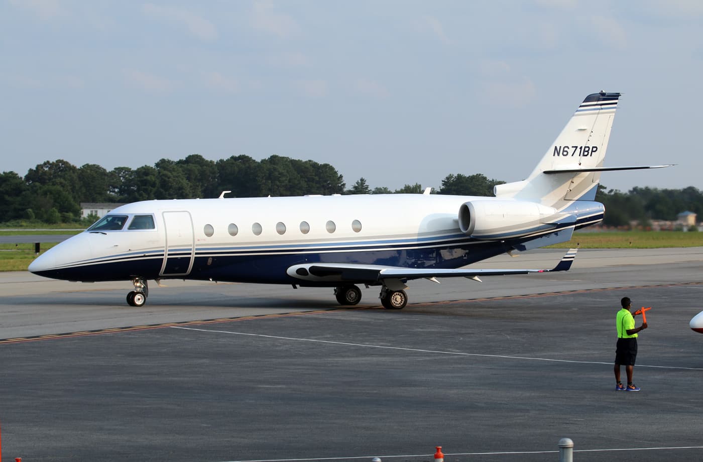 N671BP - Business jet