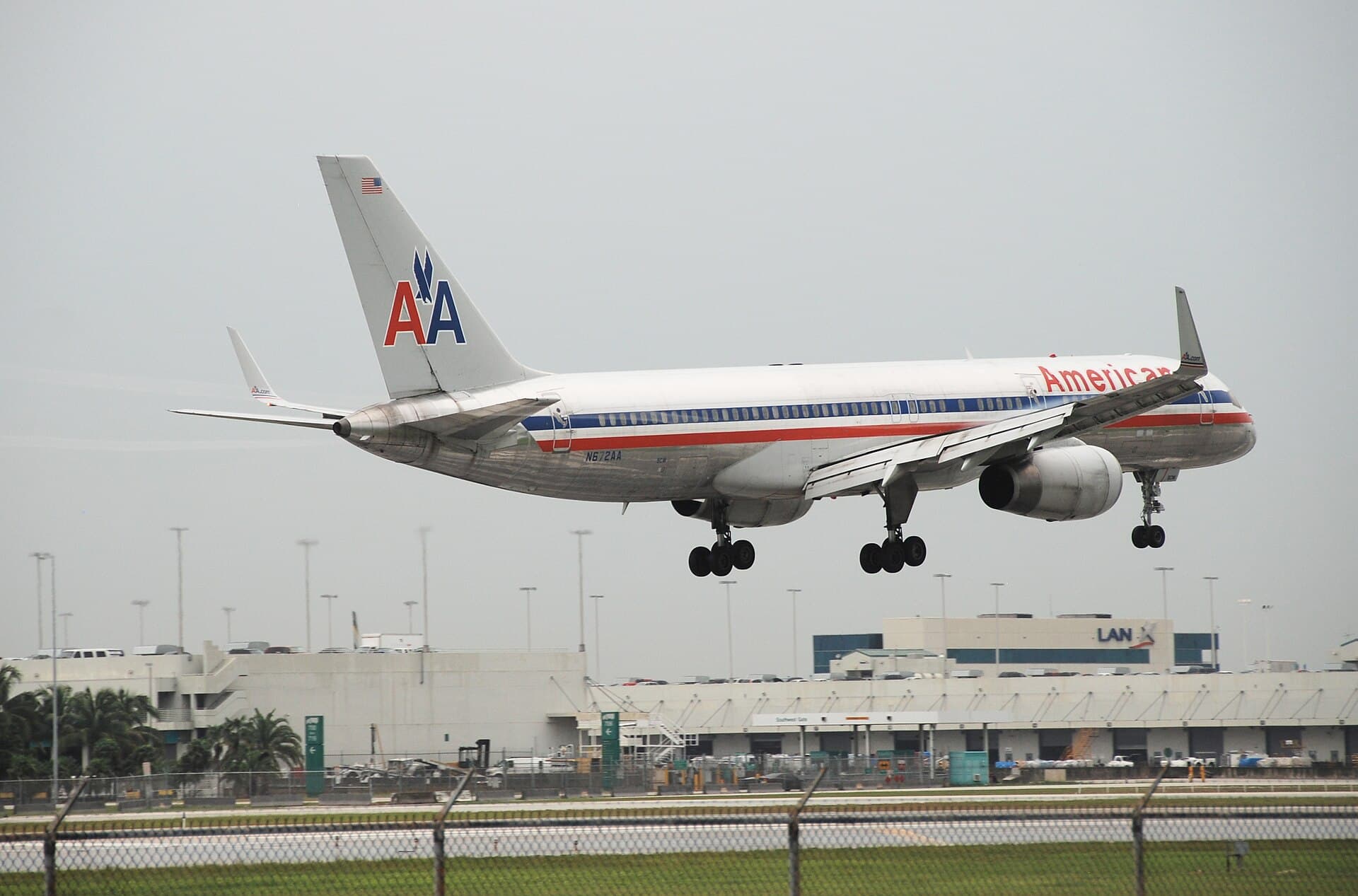 N672AA - Boeing