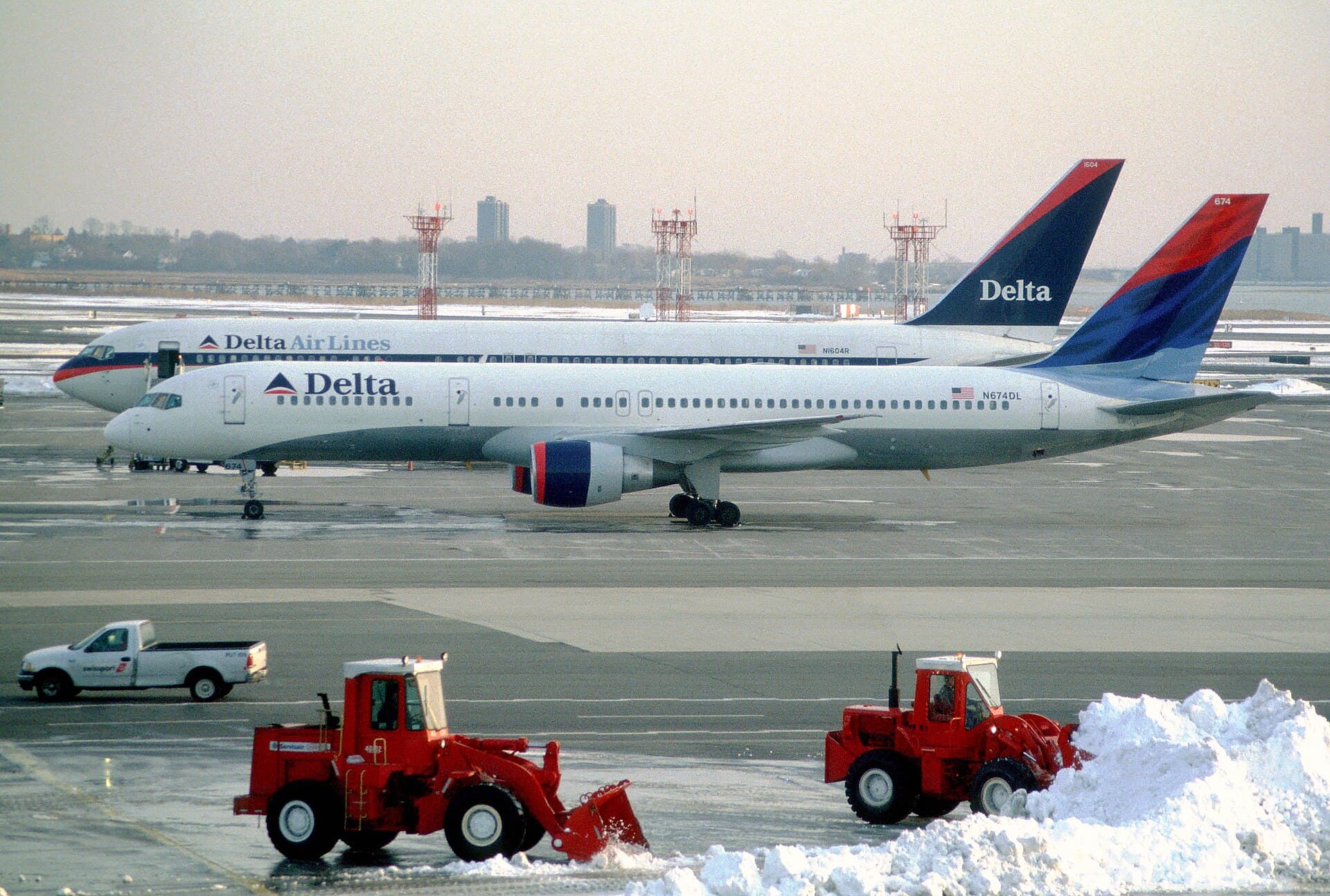 N674DL - Aircraft