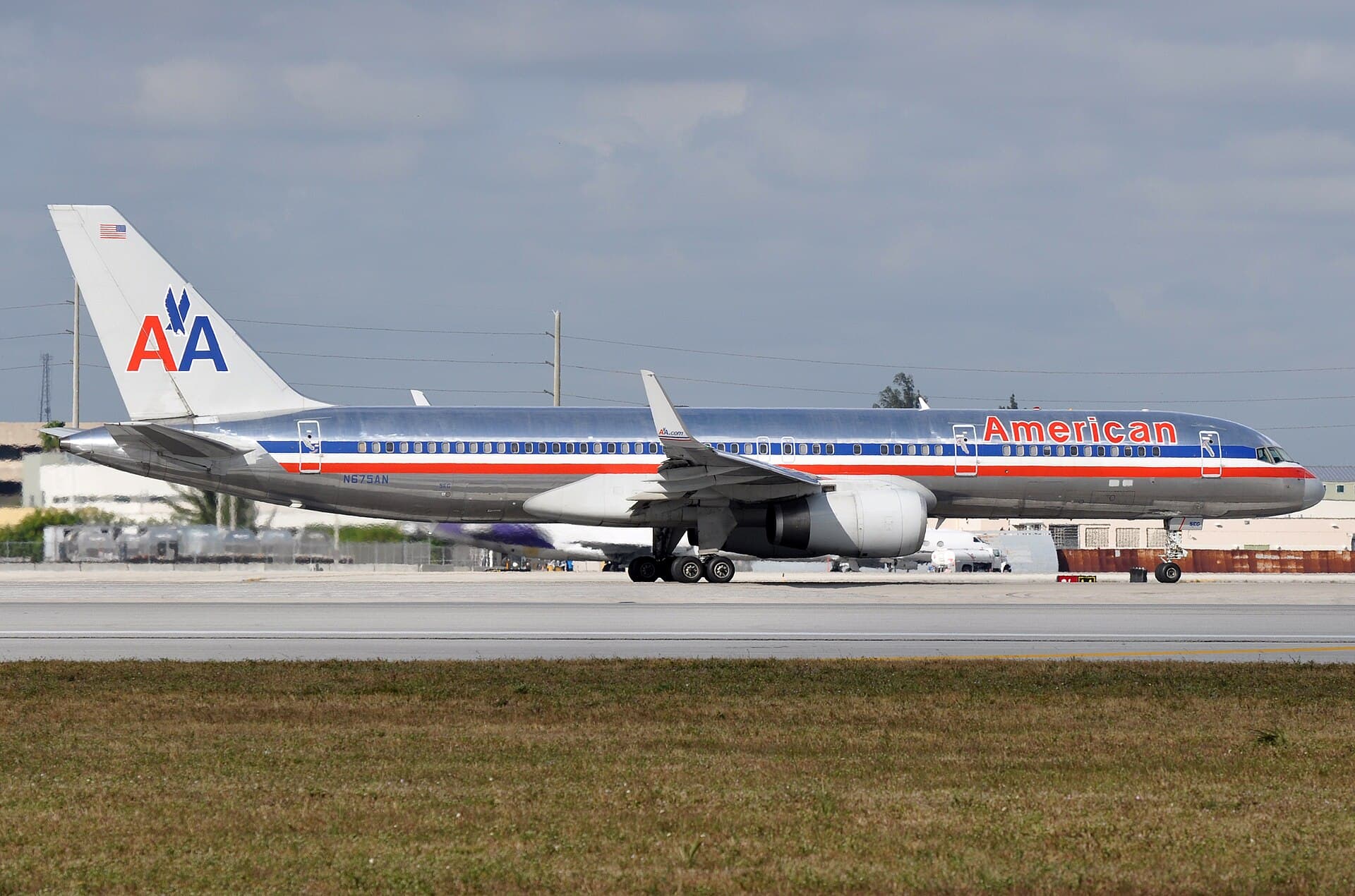 N675AN - Twin-engine aircraft