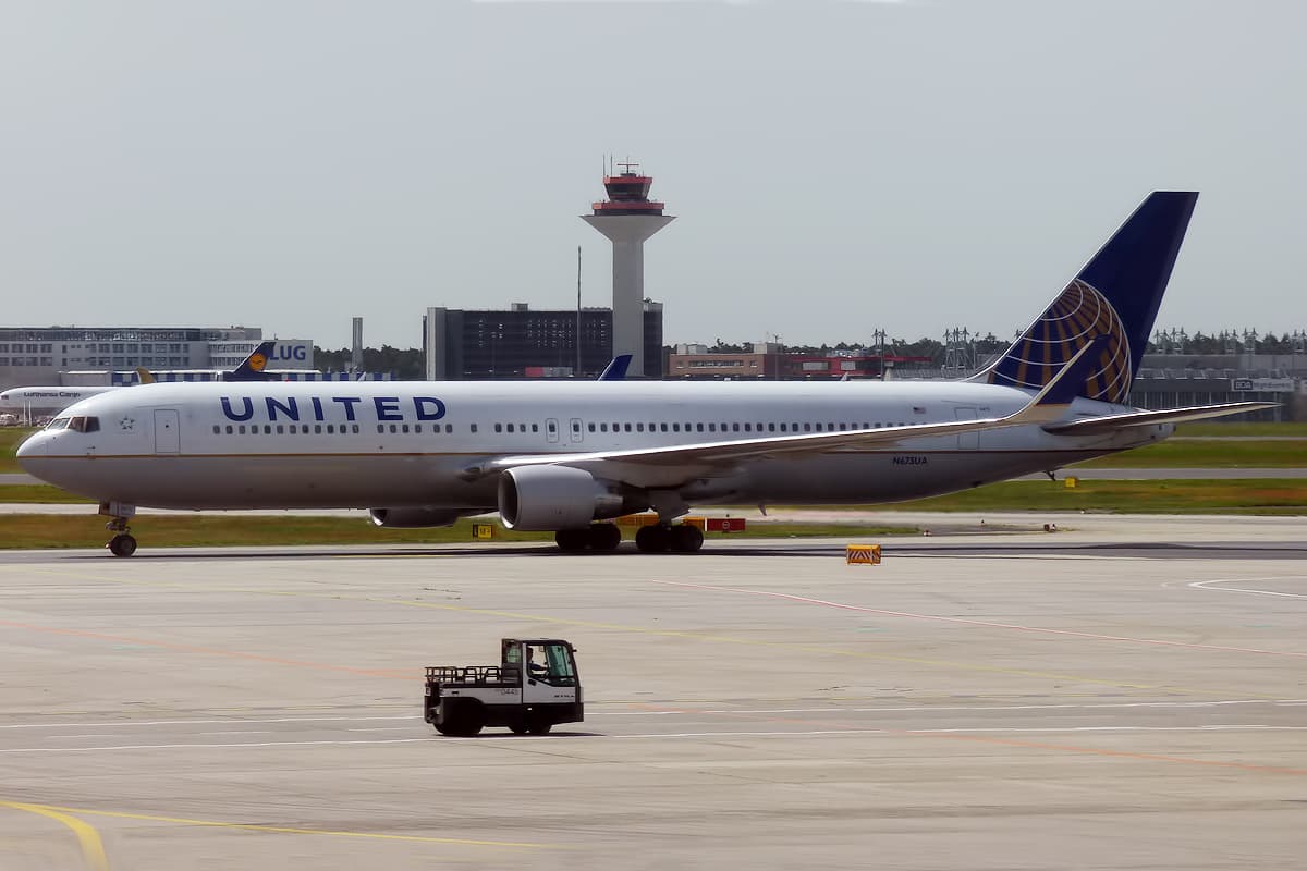 N675UA - Boeing